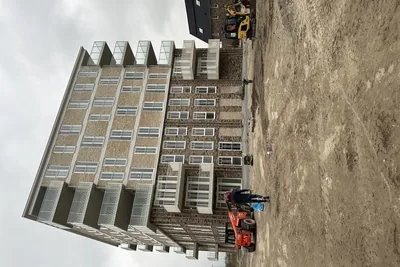 Bouwplaats van bovenaf gezien tijdens de afbouwfase