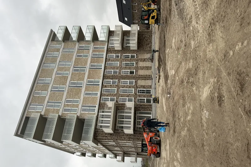 Bouwplaats van bovenaf gezien tijdens de afbouwfase