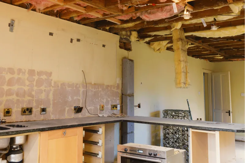 Keuken in aanbouw tijdens een verbouwing